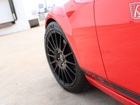 Used 2006 MAZDA MX-5 Miata Sport RWD image 35