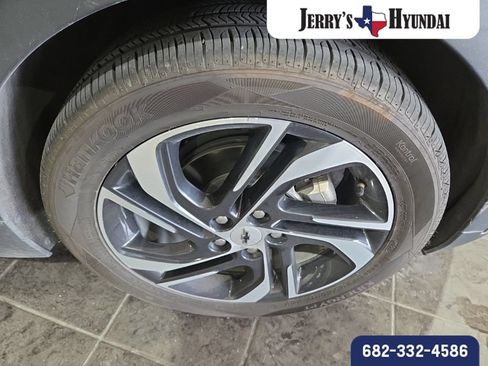 Used 2023 Chevrolet Bolt LT FWD image 4