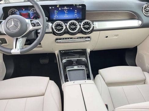 Used 2026 Mercedes-Benz GLB 250 4MATIC image 25