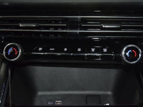 New 2026 Chevrolet Traverse LT w/ Midnight/Sport Edition image 31