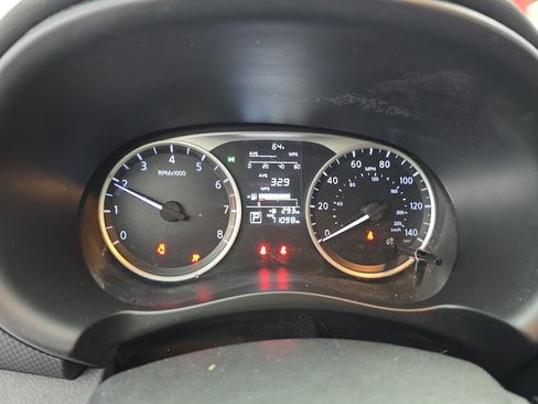 Certified 2021 Nissan Kicks S image 18