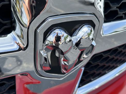 Used 2020 RAM 1500 Classic SLT AWD/4WD image 22