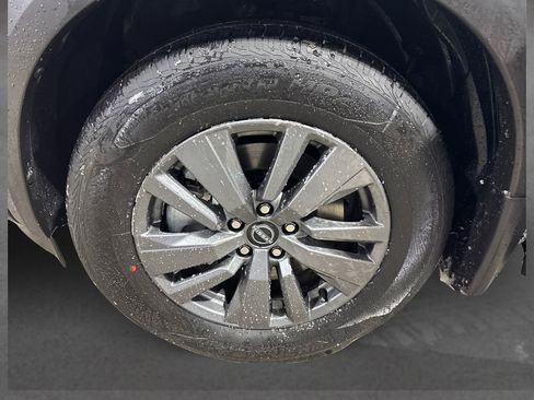 Certified 2025 Nissan Pathfinder S image 11