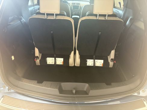 Used 2018 Ford Explorer XLT w/ Equipment Group 202A image 11