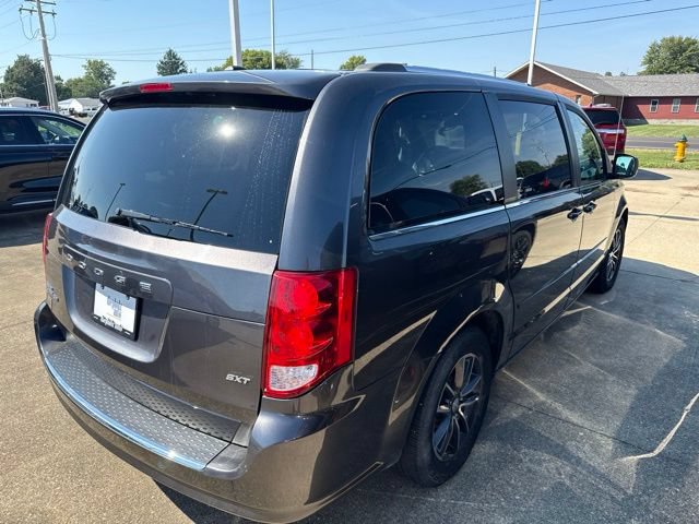 Used 2017 Dodge Grand Caravan SXT w/ Driver Convenience Group FWD image 6