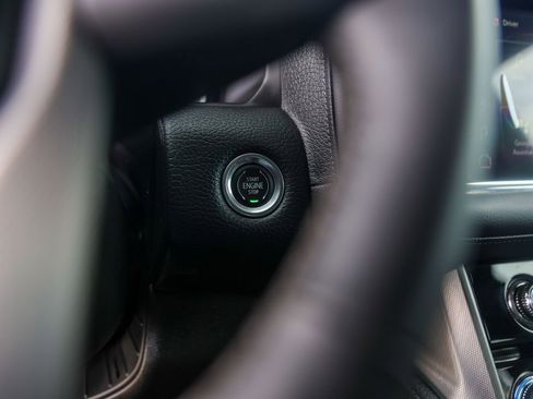 Used 2023 GMC Yukon Denali image 22