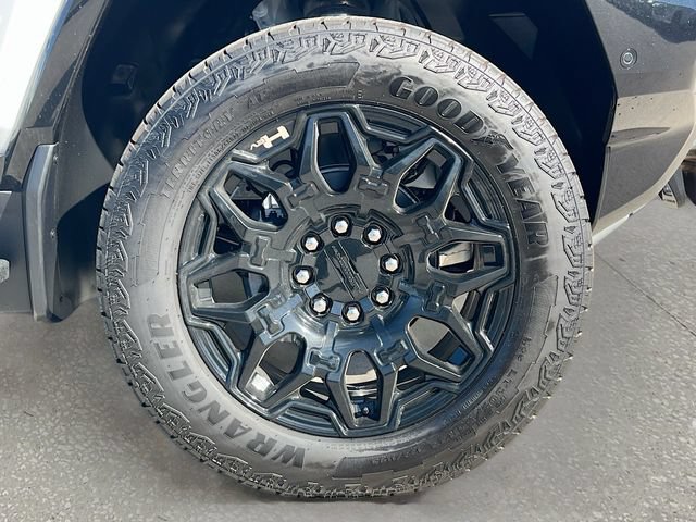 New 2026 GMC Hummer EV 4x4 Crew Cab image 19