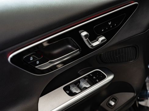 Certified 2025 Mercedes-Benz GLC 300 4MATIC image 26