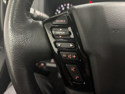 Used 2022 Nissan Frontier PRO-4X w/ Pro-4X Premium Package AWD/4WD image 17