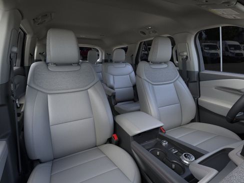 New 2026 Ford Explorer Active w/ Active Comfort Package image 10