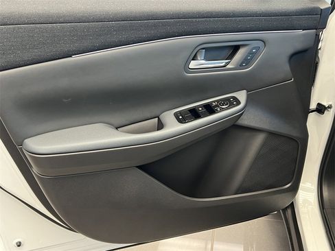 New 2026 Nissan Leaf Platinum+ image 13