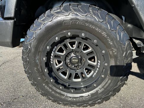 Used 2016 Jeep Wrangler Unlimited Sport w/ Quick Order Package 24S image 17