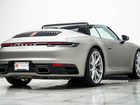 Used 2022 Porsche 911 Carrera w/ Premium Package RWD image 17