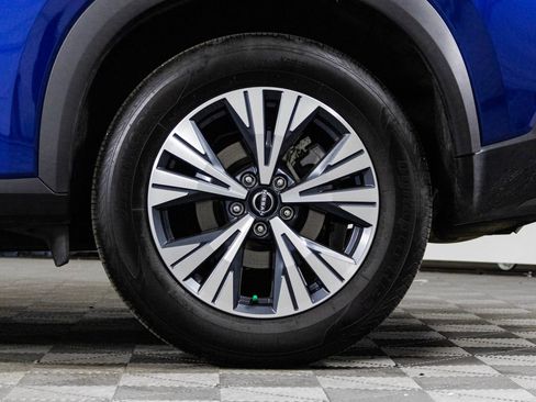 Used 2023 Nissan Rogue SV w/ SV Premium B Package image 43