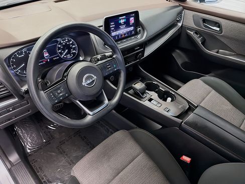 Used 2023 Nissan Rogue SV FWD image 7