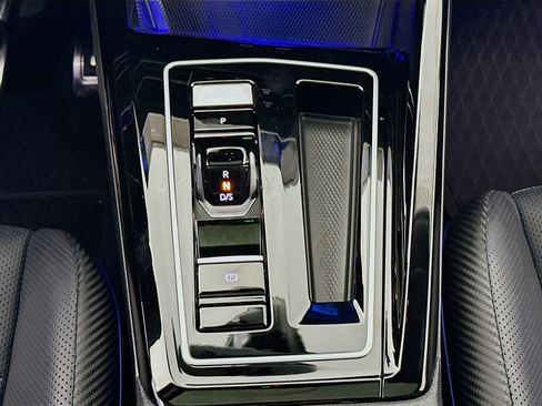 Used 2024 Volkswagen Golf R 2.0L TSI 4MOTION 7-Speed DSG T w/ MDO Package image 13