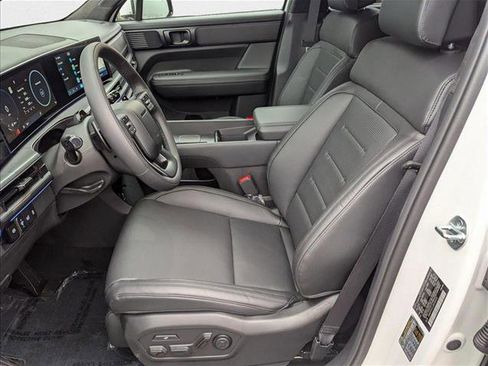 New 2025 Hyundai Santa Fe Calligraphy FWD image 4