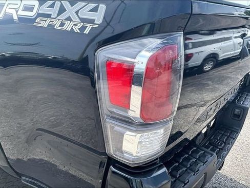 Used 2020 Toyota Tacoma TRD Sport w/ Technology Package AWD/4WD image 23