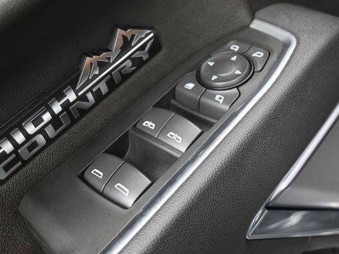 Used 2025 Chevrolet Silverado 1500 High Country image 14