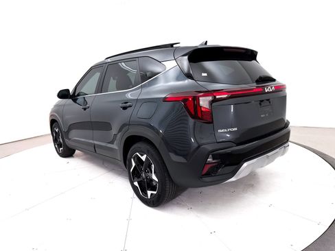 Certified 2024 Kia Seltos EX FWD image 16
