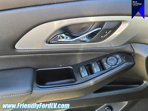 Used 2023 Chevrolet Traverse LT image 19