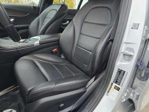 Used 2020 Mercedes-Benz C 300 4MATIC Sedan image 24