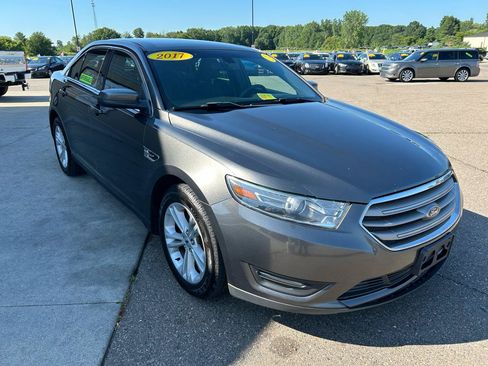 Used 2017 Ford Taurus SEL AWD/4WD image 3