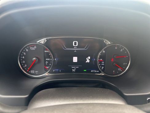 Used 2021 GMC Acadia AT4 w/ Technology Package AWD/4WD image 2