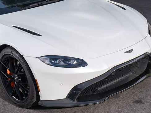 Used 2021 Aston Martin V8 Vantage Coupe RWD image 9