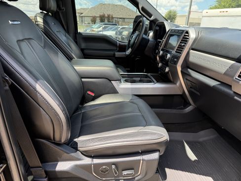 Used 2017 Ford F250 Platinum w/ Platinum Ultimate Package AWD/4WD image 17