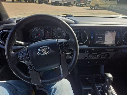 Used 2017 Toyota Tacoma TRD Off-Road w/ Tow Package RWD image 8