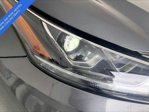 Used 2024 Toyota Highlander Platinum FWD image 39