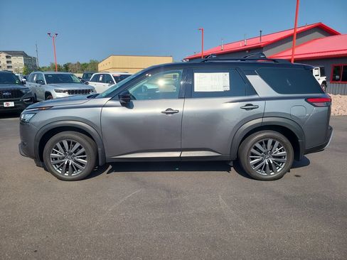 Used 2024 Nissan Pathfinder SL w/ SL Premium Package AWD/4WD image 6