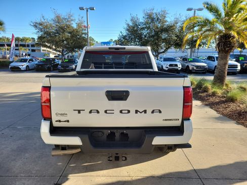 Used 2024 Toyota Tacoma TRD Off-Road image 5