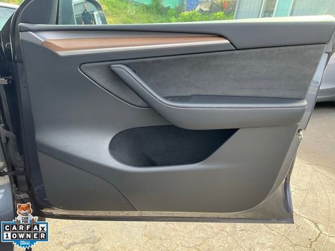 Used 2023 Tesla Model Y Long Range image 79