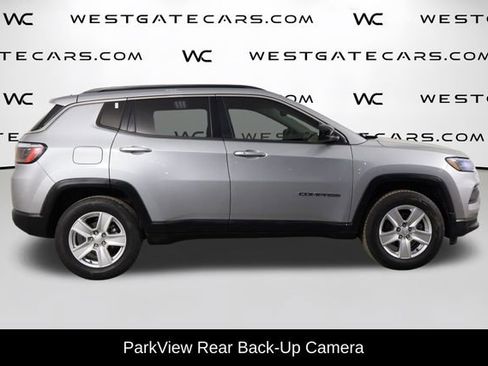 Used 2022 Jeep Compass Latitude AWD/4WD image 7
