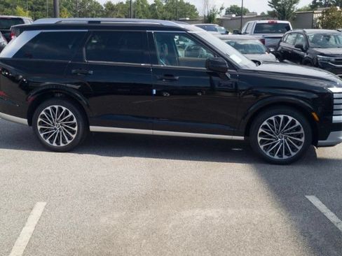 New 2026 Hyundai Palisade Calligraphy FWD image 5