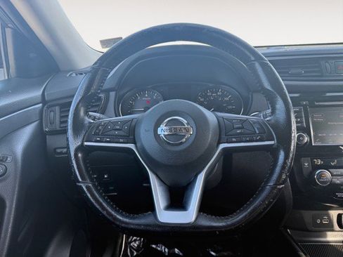 Used 2020 Nissan Rogue SV image 6