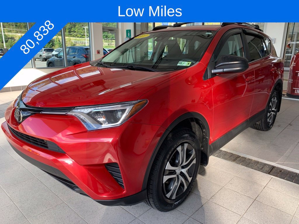 Used 2017 Toyota RAV4 LE AWD/4WD image 2