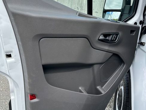Used 2025 Ford Transit 250 148 Medium Roof RWD image 8