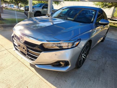 Used 2022 Honda Accord Touring image 3