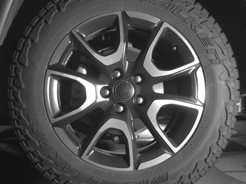 Used 2025 Jeep Compass Trailhawk AWD/4WD image 14