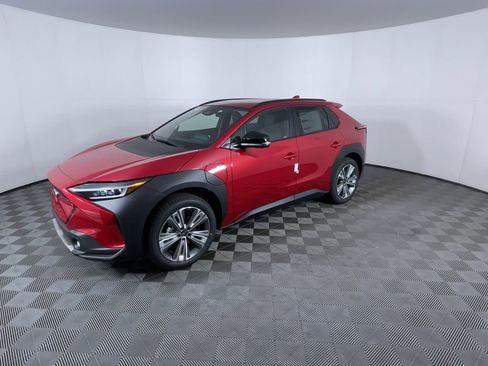 Used 2025 Subaru Solterra Limited w/ Limited Package image 4