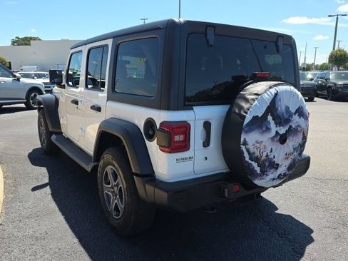 Used 2019 Jeep Wrangler Unlimited Sport S AWD/4WD image 3