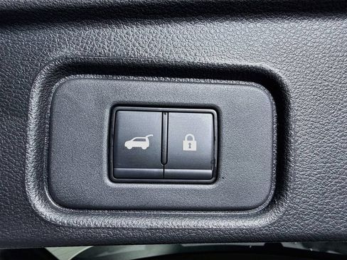 Used 2024 Nissan Pathfinder Platinum AWD/4WD image 35