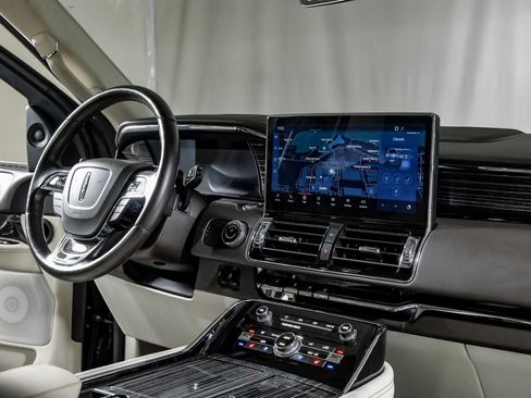 Used 2022 Lincoln Navigator Black Label image 23