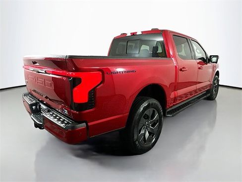Used 2023 Ford F150 Lightning Lariat image 7