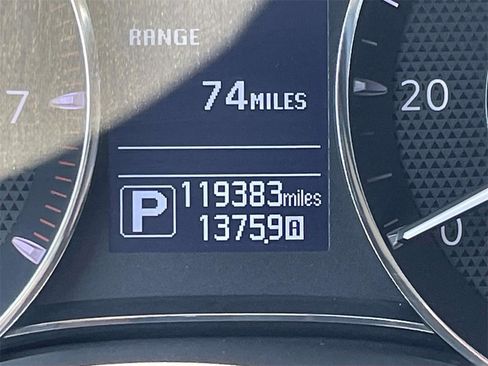 Used 2020 Nissan Armada SL w/ Premium Package image 22