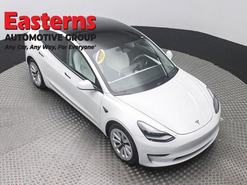 Used 2023 Tesla Model 3 Standard Range RWD image 3