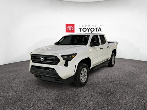 Used 2024 Toyota Tacoma SR image 1